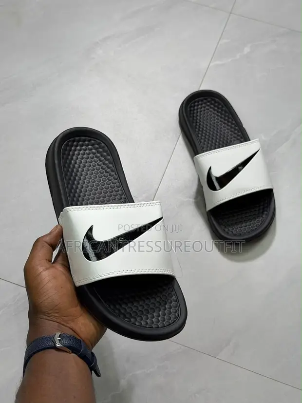 Nike Benassi Slides - 1