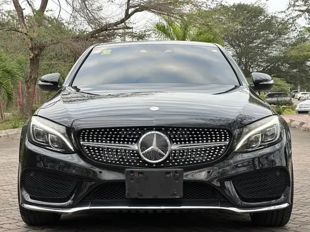 Mercedes-Benz C200 2014 Black - 1