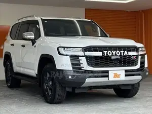 Toyota Land Cruiser GR Sport 3.3 Diesel 4WD 2022 White