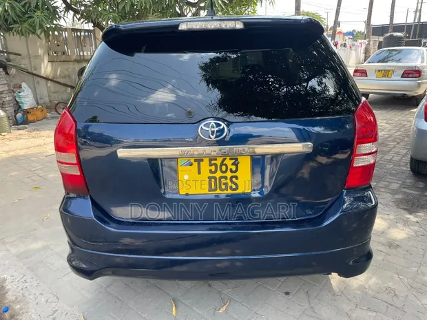 Toyota Wish 2005 Blue - 1