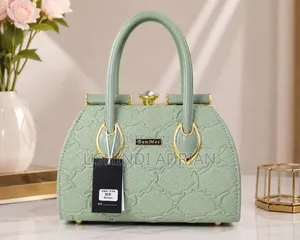Glamour Queen Handbag