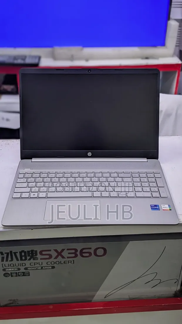 HP 15s Laptop: 8GB RAM, Intel Core i7, 512GB SSD - 1