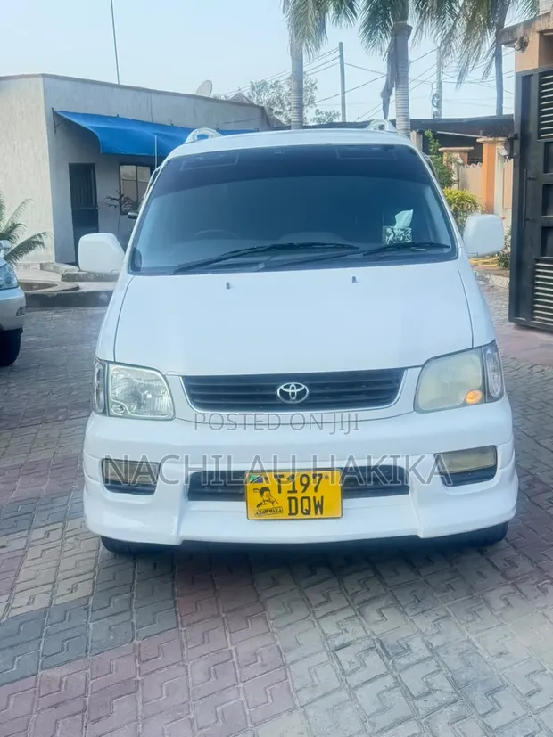 Toyota Noah SR40 2001 - 1