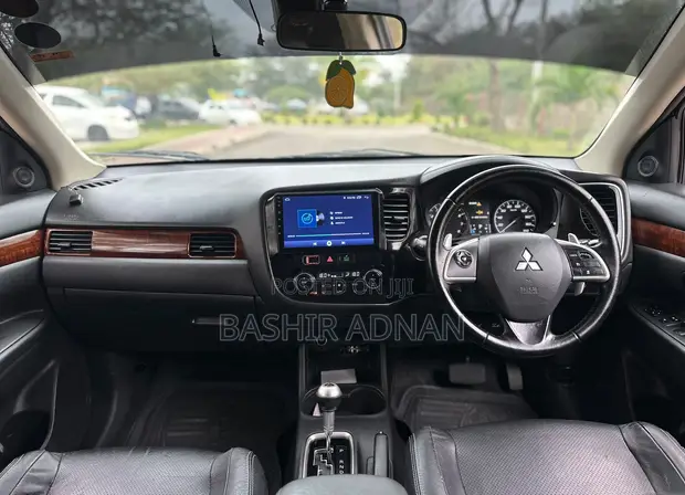 Mitsubishi Outlander 2014 Nyeusi - 1
