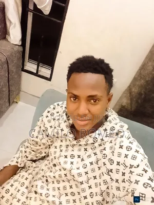 Mtafuta Kazi - Tayari Kufanya Kazi Kwa Juhudi