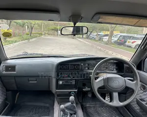 Toyota Hilux Pickup 1997 Black