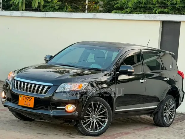 Toyota Vanguard 2013 Black - 1