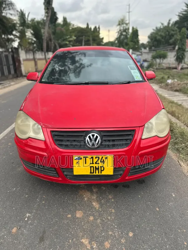 Volkswagen Polo 2008 Red - 1
