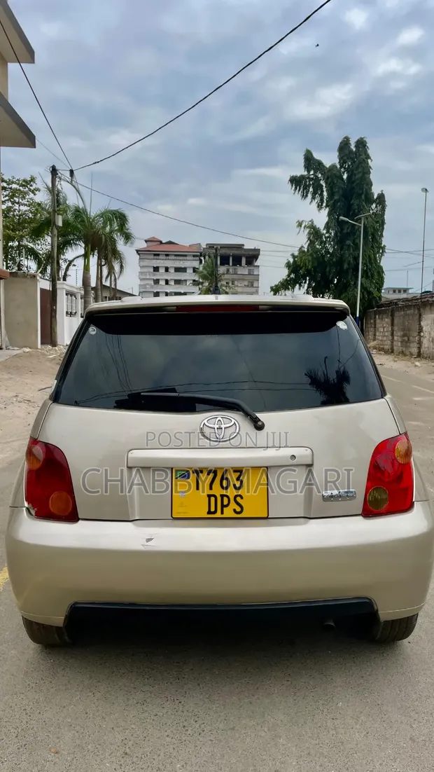 Toyota IST 2003 Gold - 1