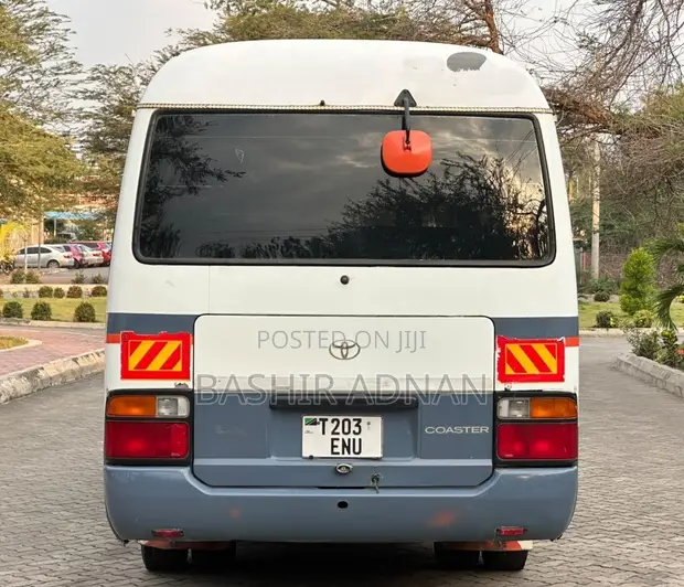 Toyota Coaster 1998 - White - 1