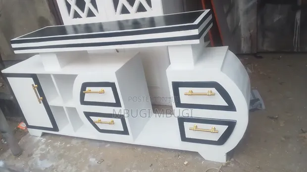 Showcase Fut5 Dining Table - 1