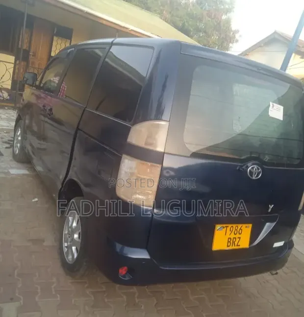 Toyota Noah 2001 Blue - 1