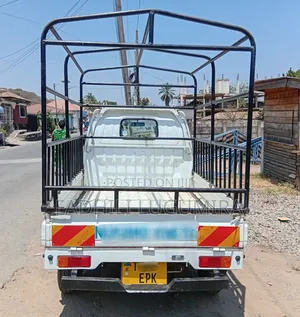 Suzuki Carry Truck 2014 White