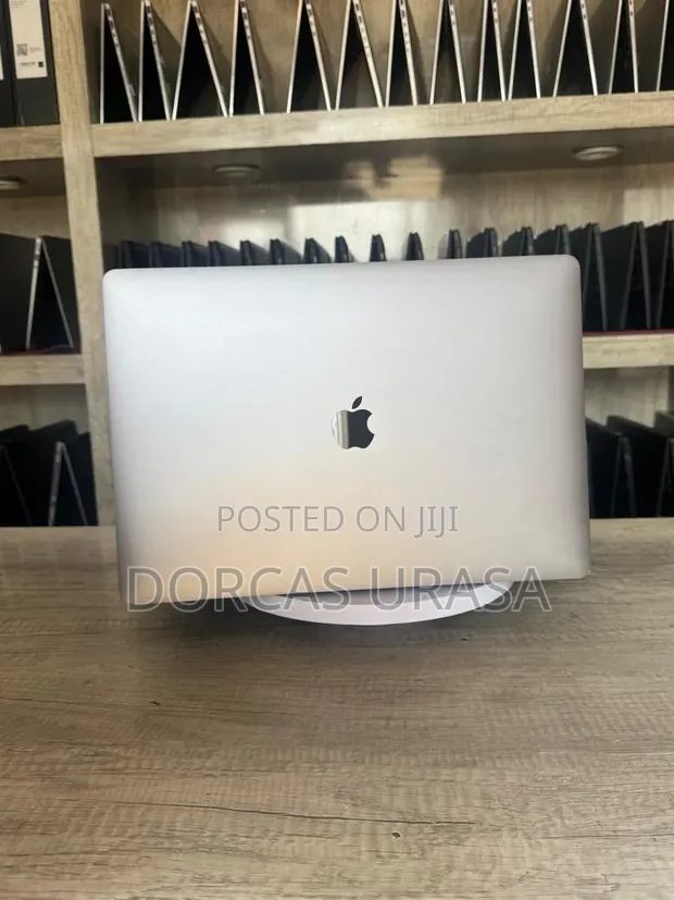 Apple MacBook Pro 2017 16GB RAM 512GB SSD - 1