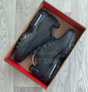 Men's Nike Sneakers - Brand New