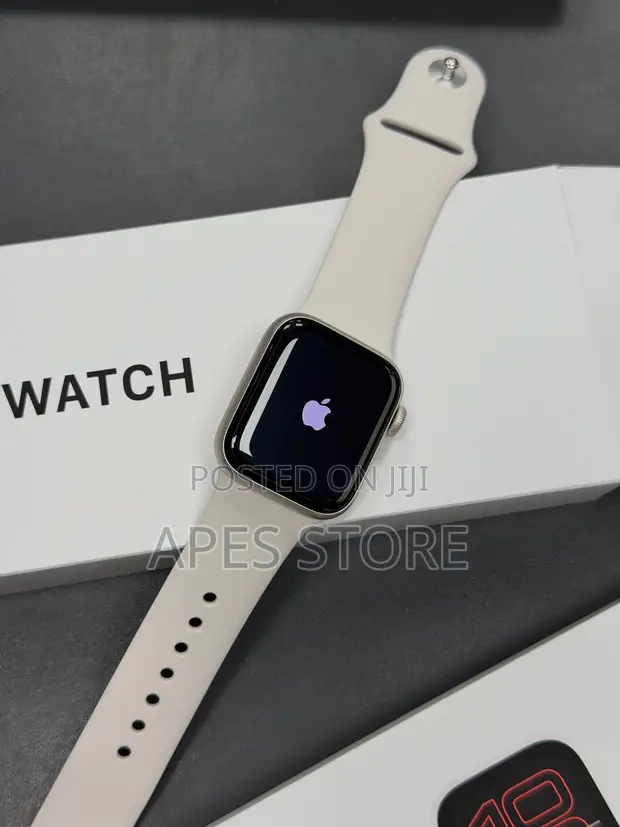Apple Watch SE 3 44mm - 1