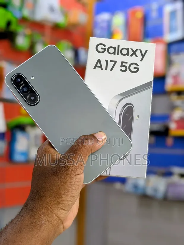 New Samsung Galaxy A17 5G 256GB Gray - 1