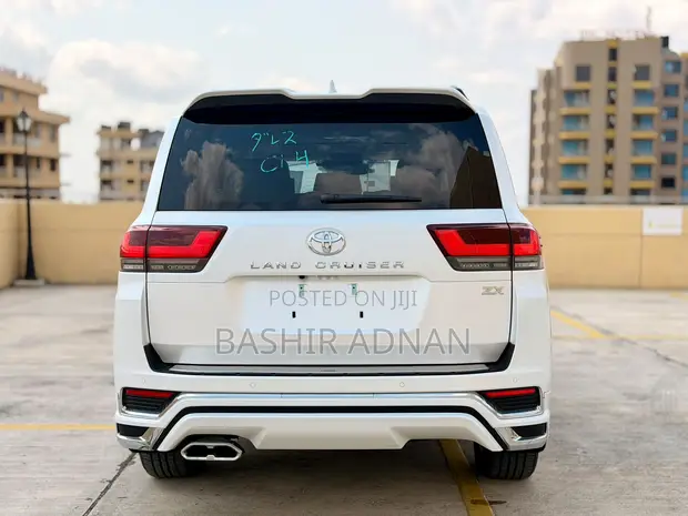 Toyota Land Cruiser LC300 ZX 2025 White - 1