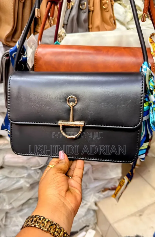 Grande Femme Handbag - Nyenzo Nzuri Ubora - 1
