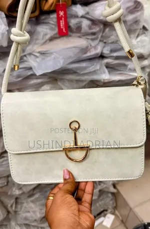 Grande Femme Handbag - Nice Quality Material