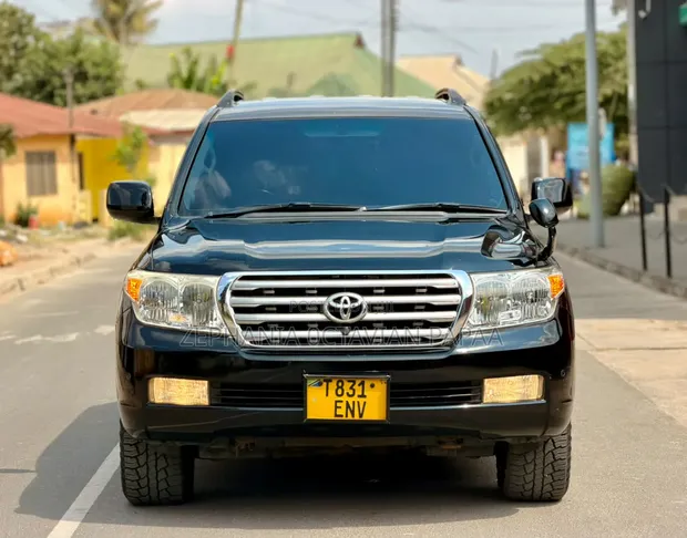Toyota Land Cruiser V8 2010 Black - 1