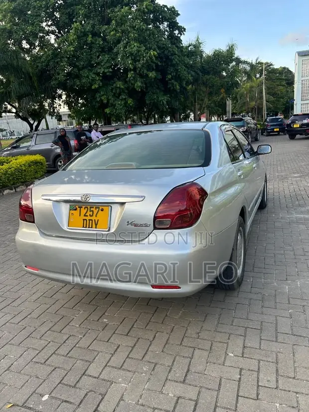 Toyota Verossa 2004 Silver - 1