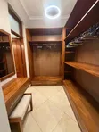 Furnished 4-Bedroom Villa in Oyster Bay for Rent - 5