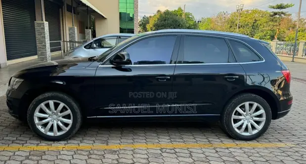 Audi Q5 2012 Black - 1