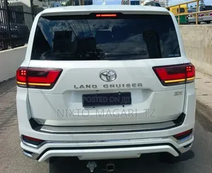 2023 Toyota Land Cruiser LC300 ZX