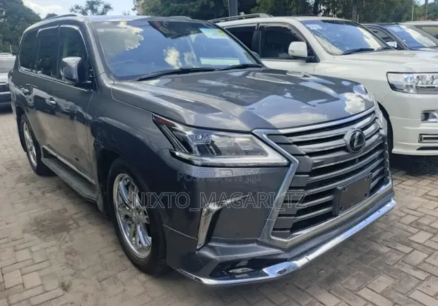 Lexus LX 570 2018 Gray - 1