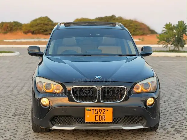 BMW X1 2012 Black - 1