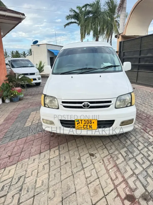 Toyota Noah SR40 2002 - 1