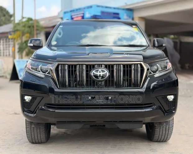 Toyota Land Cruiser Prado 2022 Black - 1