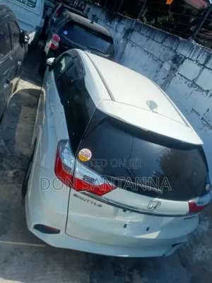 Honda Fit 2018 White Hybrid