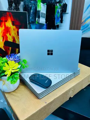 Microsoft Surface Laptop 3 - 14" Intel Core i5, 8GB RAM, 256GB SSD