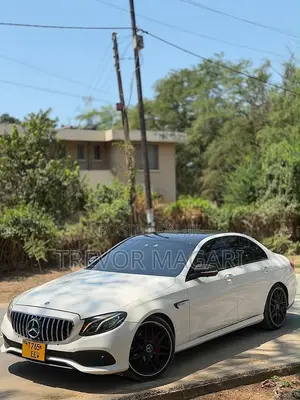 Mercedes-Benz E200 2017 Nyeupe