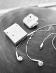 Apple Wired EarPods - 1
