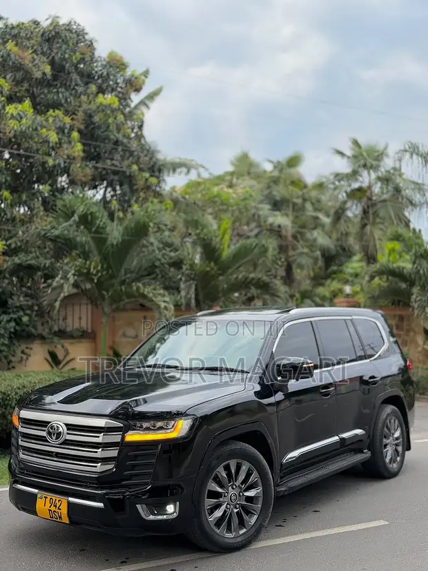 Toyota Land Cruiser 2016 Black - 1