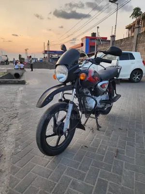 New Bajaj Boxer 125 2022 Black