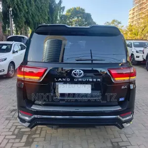 2023 Toyota Land Cruiser LC300 ZX Black