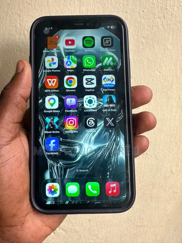 Apple iPhone 11 64GB Black (Used) - 1
