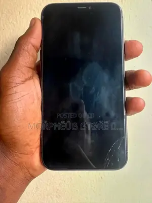 Apple iPhone 11 64GB Black (Used)