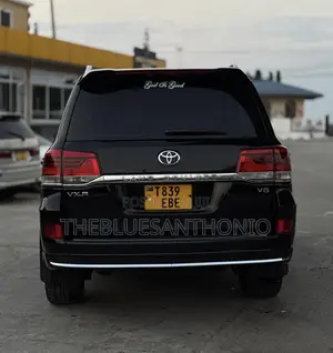 Toyota Land Cruiser V8 VXR 2013
