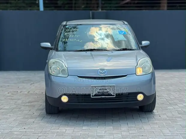 Mazda Verisa 2009 Silver - 1