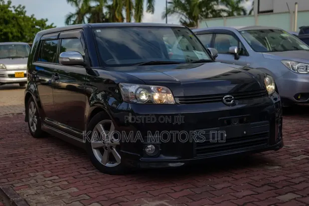 Toyota Corolla Rumion 2010 Black - 1