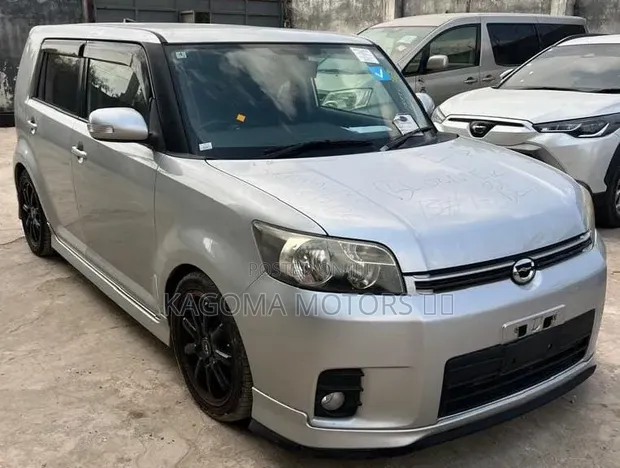 Toyota Corolla Rumion 2009 Silver - 1