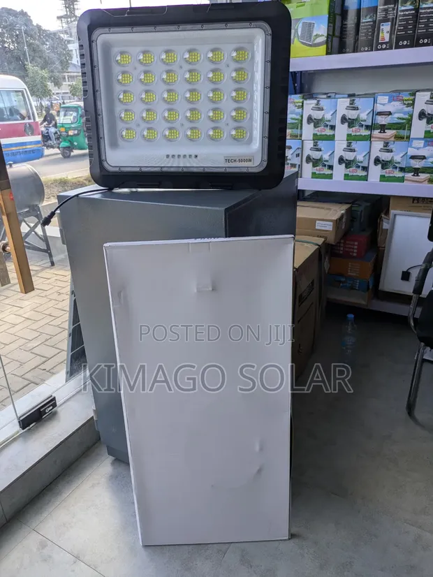 Mfumo Mpya wa Solar Floodlight 5000W na Panel 80W - 1