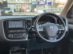 Mitsubishi Outlander PHEV 2013 Black