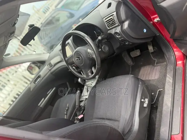 Subaru Forester 2011 Nyeusi - 1