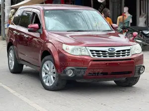 Subaru Forester 2011 Nyeusi